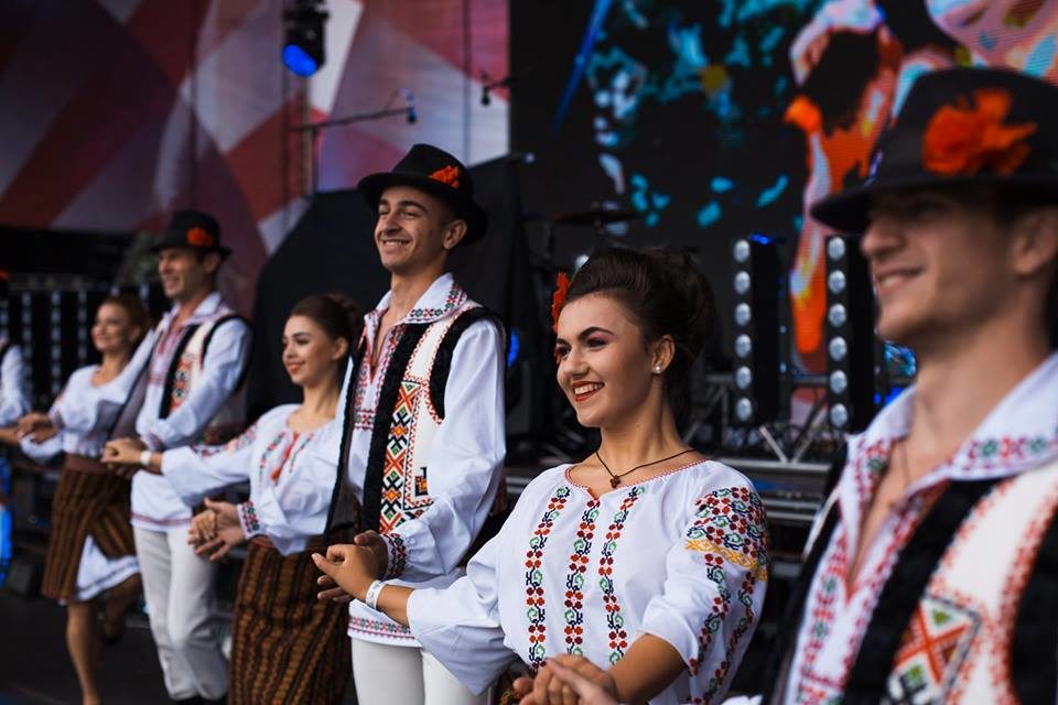 https://voyages-moldavie.com/wp-content/uploads/2019/07/42654648_326925101390654_761160800051134464_n-960x640.jpg