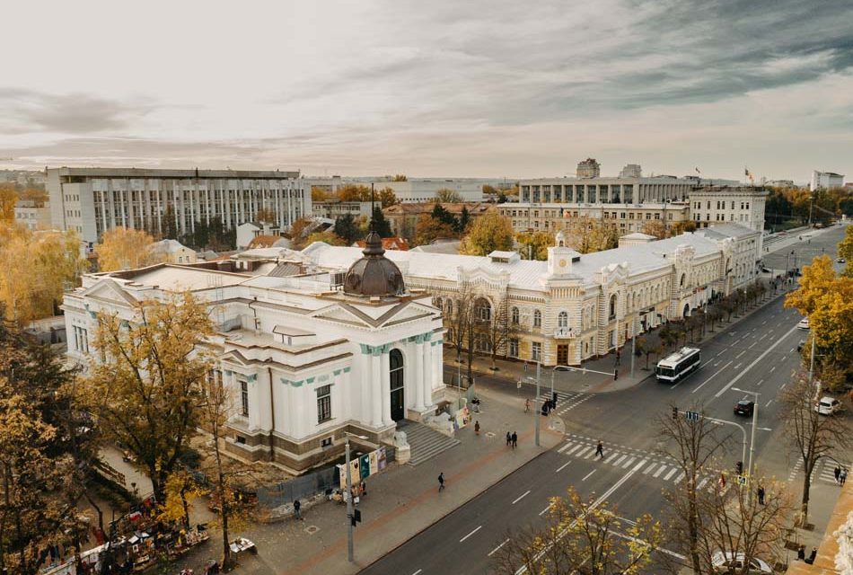 https://voyages-moldavie.com/wp-content/uploads/2020/11/44911892_1170825643065792_3602030165955182592_o-950x640.jpg