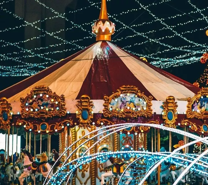 Funkelnde Lichter und gemütliche Atmosphäre: Entdecken Sie die Pracht der Winterfeierlichkeiten in Chisinau