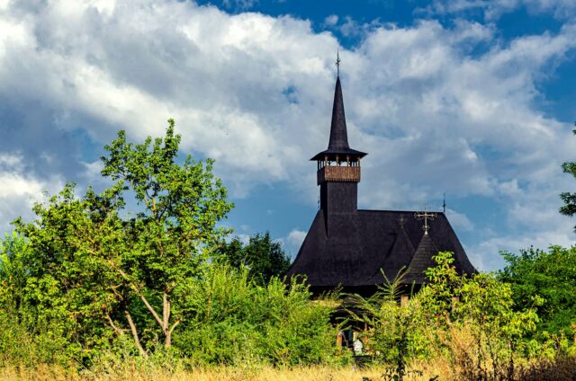 Les églises en bois en Moldavie à découvrir