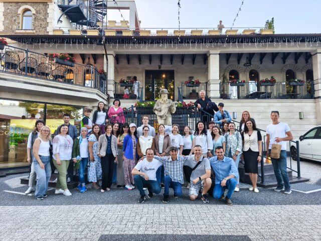 All'evento hanno partecipato più di 40 specialisti, con l'obiettivo di promuovere le destinazioni turistiche della regione centrale, in particolare il turismo nelle aree naturali protette, nonché il turismo rurale, enologico e religioso.
