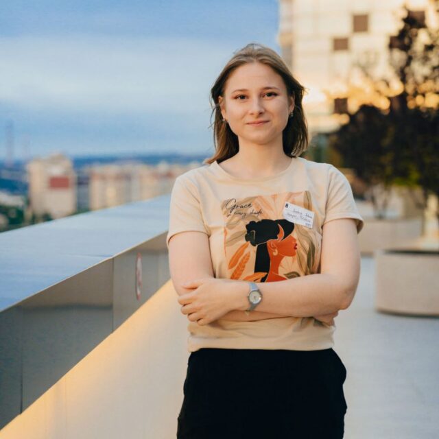 https://voyages-moldavie.com/wp-content/uploads/2025/07/photo_5192912767546423439_y-2-640x640.jpg