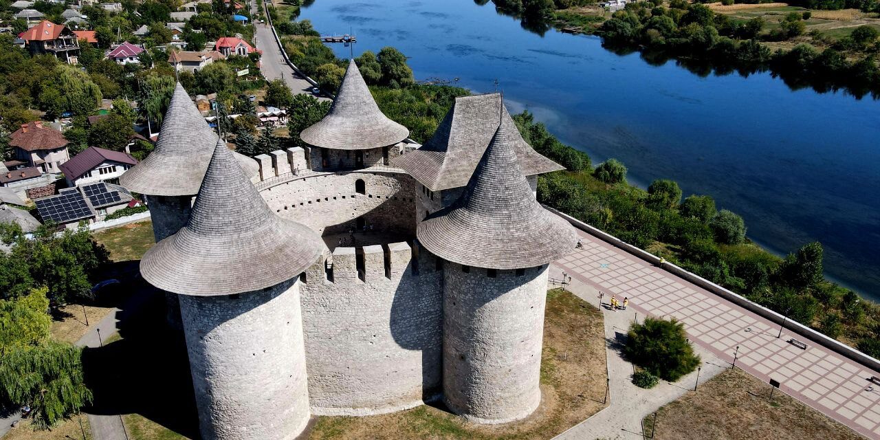 https://voyages-moldavie.com/wp-content/uploads/2025/10/photo_5463065308521692053_y-1-1280x640.jpg